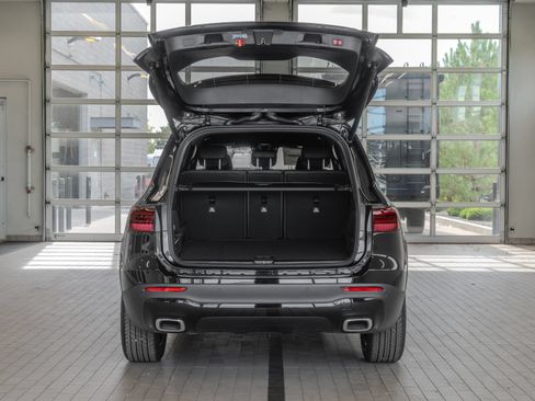 New 2026 Mercedes-Benz GLB 250 4MATIC image 16