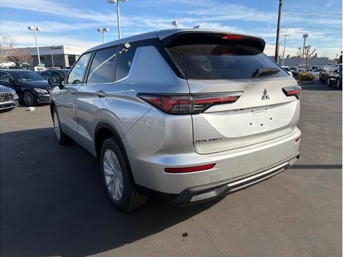 New 2026 Mitsubishi Outlander ES FWD image 7