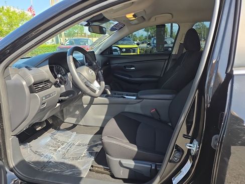 Certified 2025 Nissan Sentra SV w/ All-Weather Package image 15