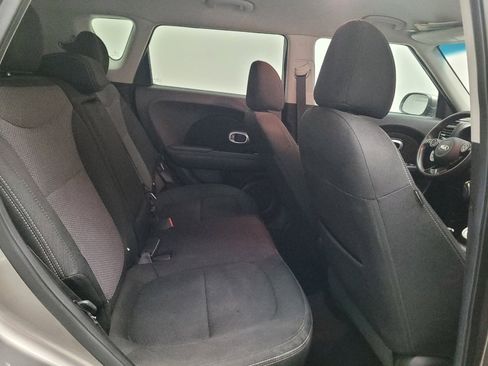 Used 2018 Kia Soul + FWD image 19