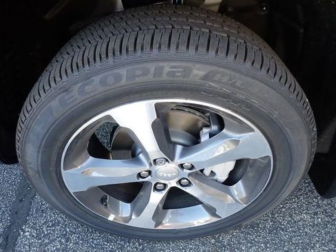 New 2025 Jeep Grand Cherokee Limited w/ MOPAR Finishing Package image 11