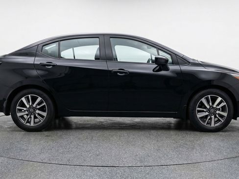 Used 2025 Nissan Versa SV FWD image 11