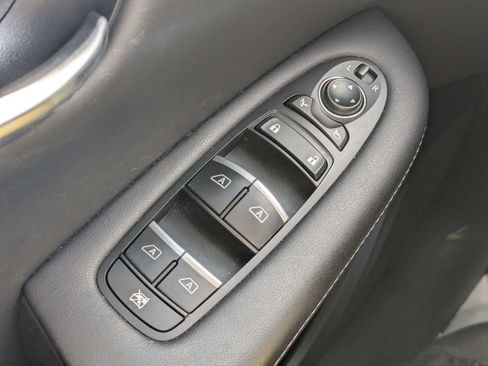 Used 2023 INFINITI QX50 Luxe FWD image 32