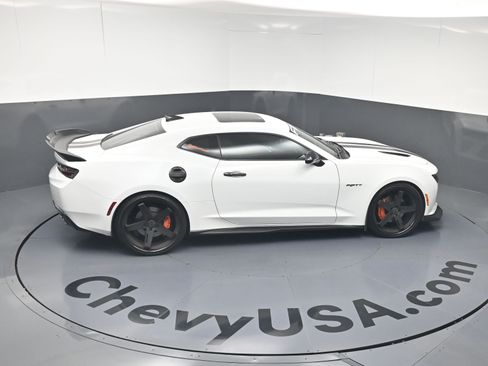 Used 2017 Chevrolet Camaro SS RWD image 24