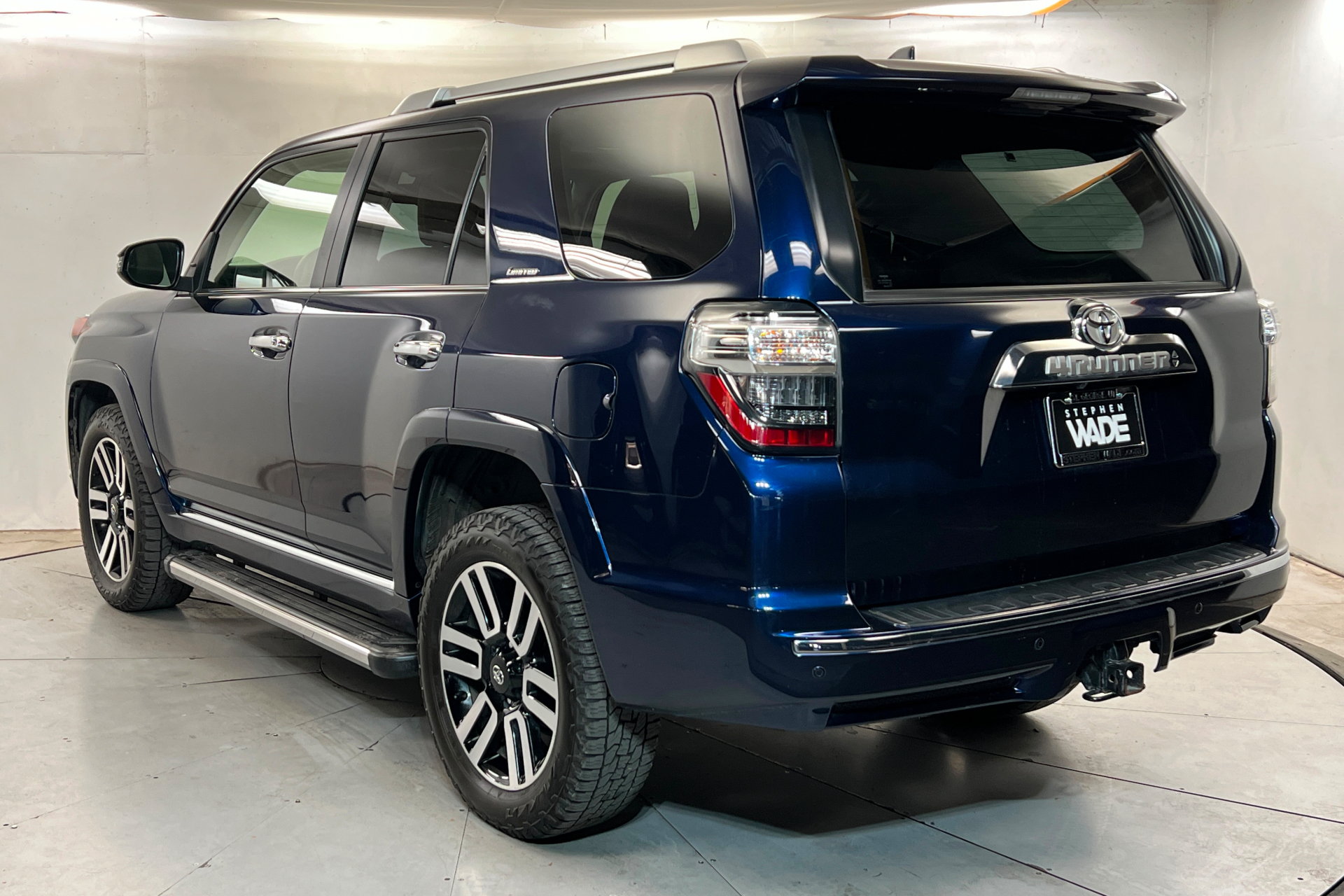 Used 2023 Toyota 4Runner Limited AWD/4WD image 3