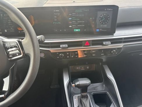 Certified 2025 Kia Sorento LX FWD image 10