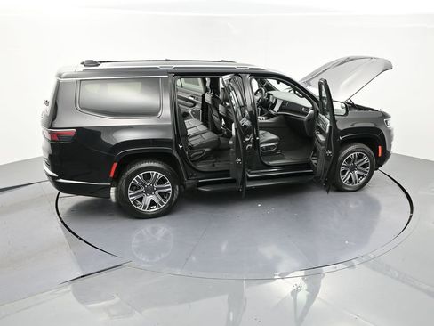 Used 2024 Jeep Wagoneer Series II w/ Flexible Seating Group RWD image 27