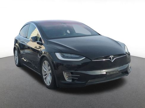 Used 2016 Tesla Model X 90D image 8
