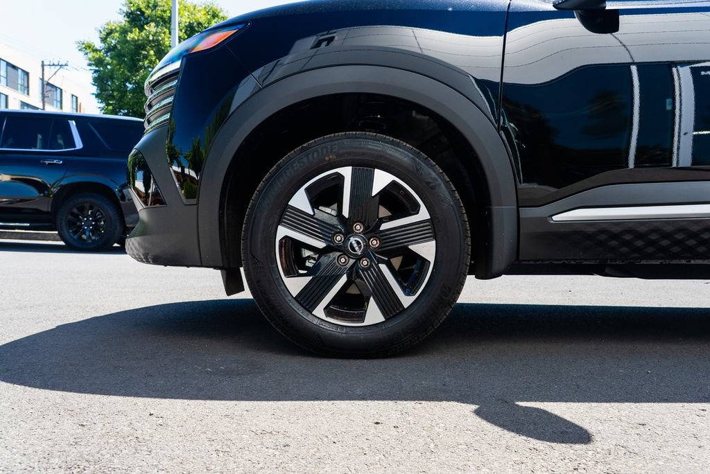 New 2026 Nissan Kicks SV AWD/4WD image 7