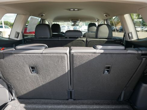 New 2026 Volkswagen Atlas SE image 6