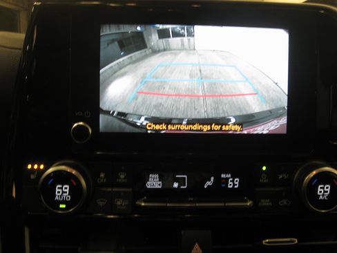 Certified 2023 Toyota Highlander XLE image 20