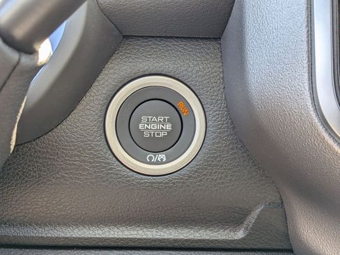 New 2026 RAM 2500 Big Horn AWD/4WD image 23