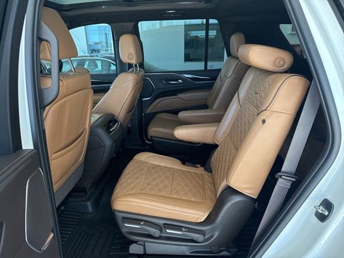 Used 2021 Cadillac Escalade Sport w/ Driver Assist Tech Package image 9