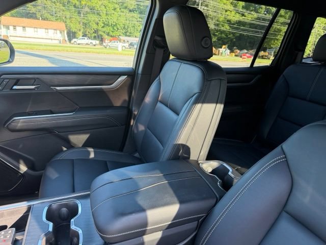 Certified 2026 GMC Acadia Elevation w/ Elevation Premium Package FWD image 16