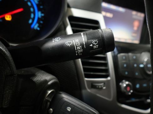 Used 2016 Chevrolet Cruze Eco image 32