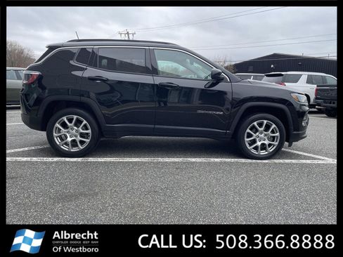 Used 2022 Jeep Compass Latitude image 6