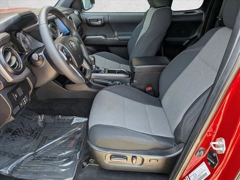 Used 2022 Toyota Tacoma TRD Sport w/ TRD Premium Sport Package RWD image 14