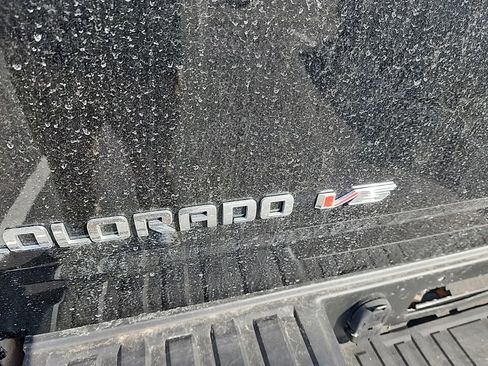 Used 2017 Chevrolet Colorado Z71 image 11