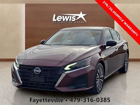 Used 2024 Nissan Altima 2.5 SV image 1