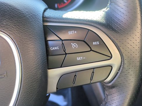 Used 2019 Dodge Durango SXT image 17