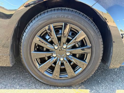 Used 2023 Toyota Corolla LE w/ Carpet Mat Package (TMS) FWD image 6