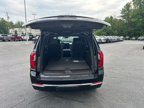New 2026 GMC Yukon Elevation w/ Elevation Premium Package AWD/4WD image 12