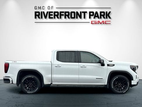 Used 2022 GMC Sierra 1500 Elevation w/ Elevation Premium Package image 2