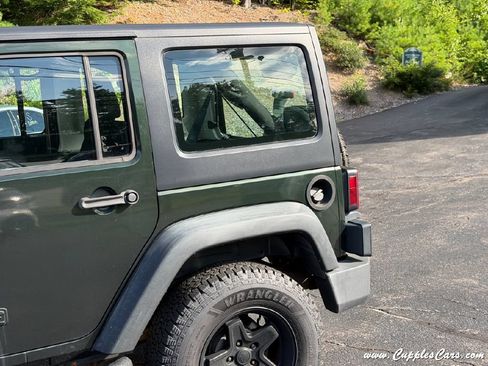 Used 2011 Jeep Wrangler Unlimited Sport AWD/4WD image 29