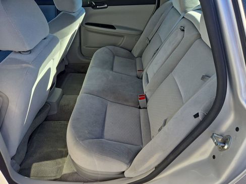 Used 2015 Chevrolet Impala LT w/ LT Sunroof Package image 11