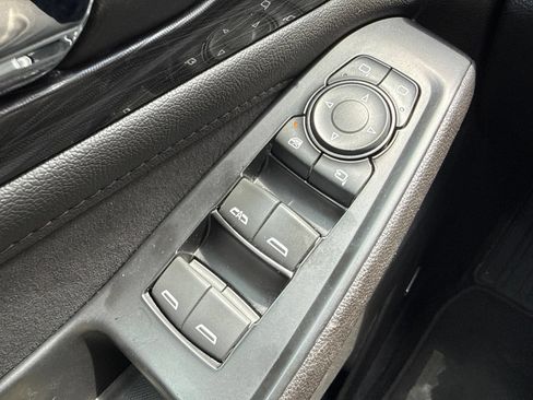 Used 2023 Chevrolet Traverse High Country AWD/4WD image 43
