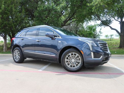 Used 2018 Cadillac XT5 Luxury w/ Driver Awareness Package FWD image 1