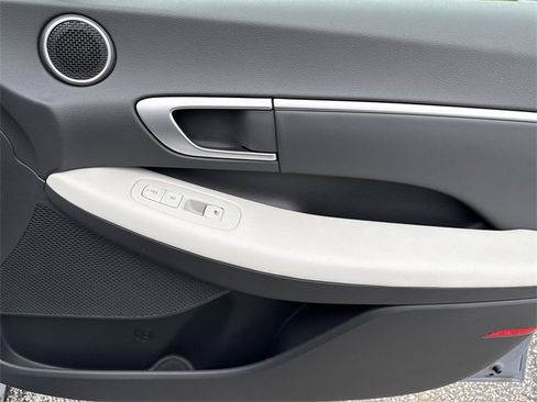 Used 2025 Hyundai Sonata SEL image 32