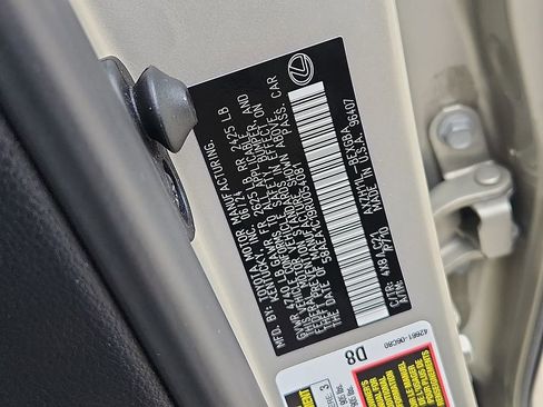 Used 2024 Lexus ES 300h w/ Luxury Package image 27