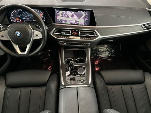 Used 2022 BMW X7 xDrive40i w/ Premium Package image 3