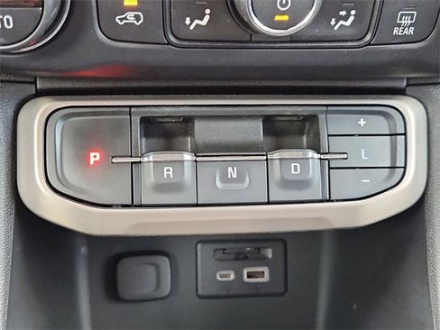 Used 2021 GMC Acadia Denali w/ Denali Technology Package image 15