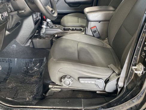 Used 2020 Jeep Wrangler Unlimited Sport AWD/4WD image 9