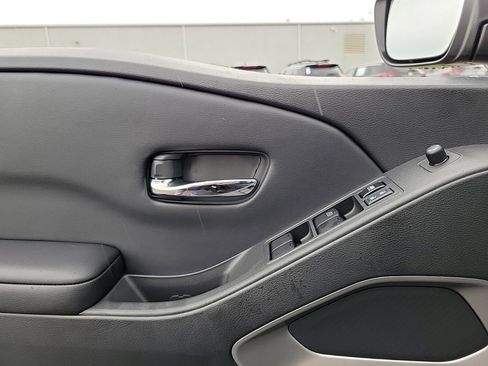 Used 2025 Nissan Frontier SV w/ Tow Package image 17