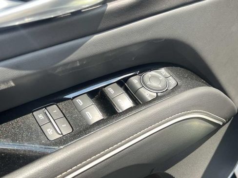 Certified 2024 Cadillac Escalade Luxury AWD/4WD image 15