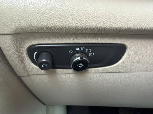 Used 2023 Buick Envision Preferred FWD image 17