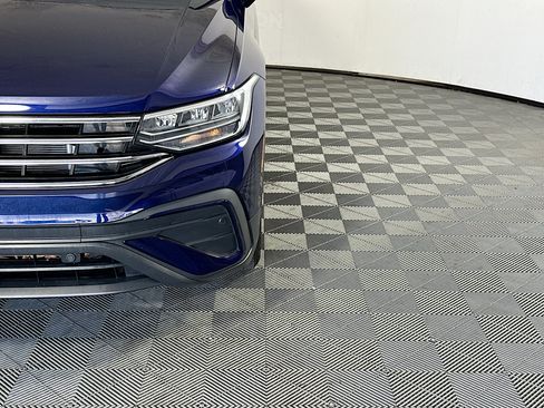 Used 2024 Volkswagen Tiguan SE FWD image 9