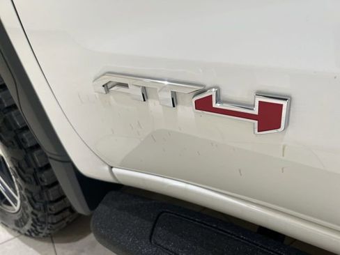 New 2026 GMC Sierra 1500 AT4 w/ AT4 Premium Package AWD/4WD image 31