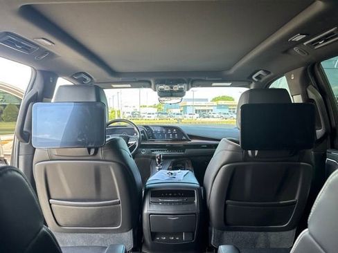 Used 2021 Cadillac Escalade ESV Premium Luxury w/ Driver Assist Tech Package AWD/4WD image 11
