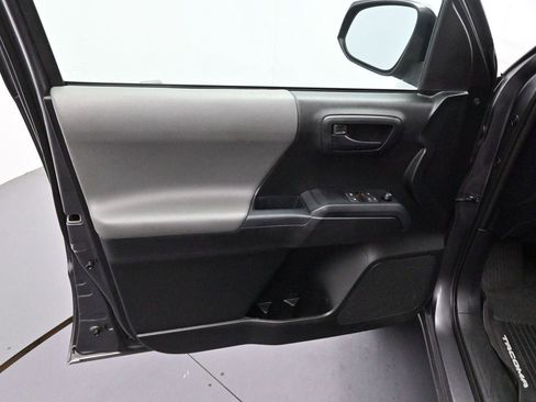 Used 2019 Toyota Tacoma SR w/ SR Convenience Package AWD/4WD image 9