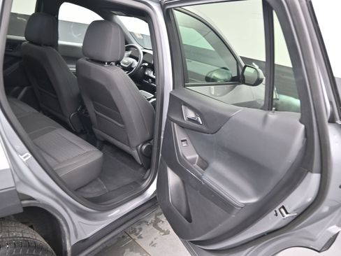 Used 2025 Chevrolet Equinox LT FWD image 12