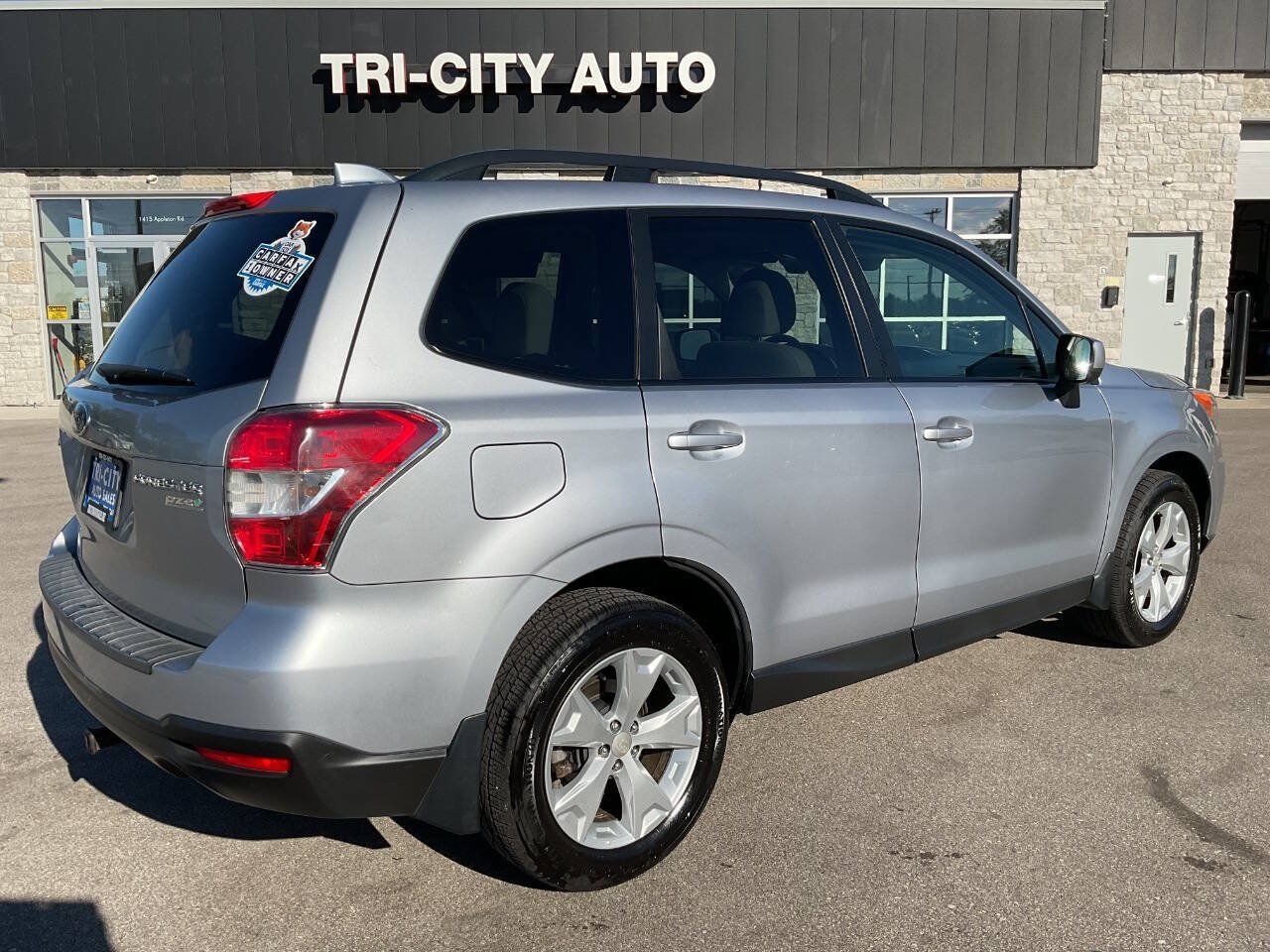 Used 2016 Subaru Forester 2.5i Premium AWD/4WD image 7