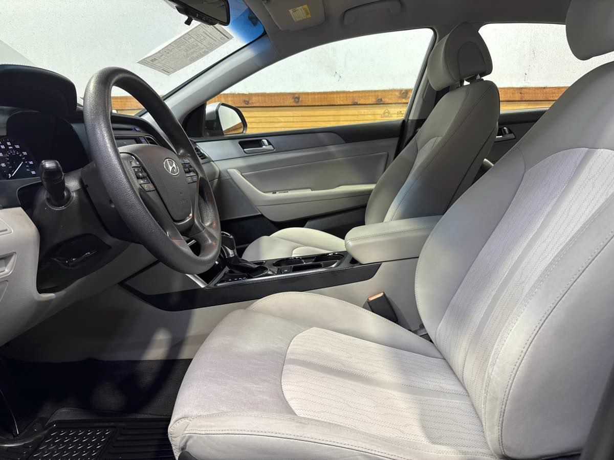 Used 2016 Hyundai Sonata SE FWD image 12