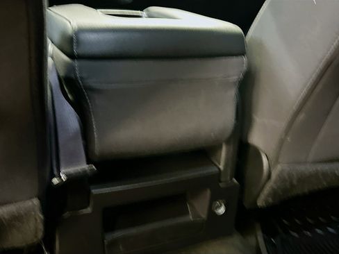 Used 2018 Chevrolet Silverado 1500 LT w/ LT Convenience Package image 28