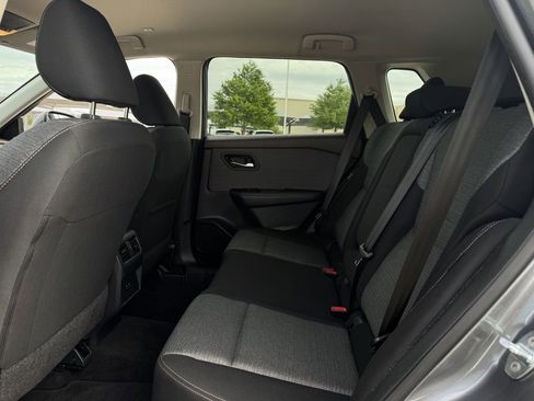 Used 2023 Nissan Rogue SV AWD/4WD image 27