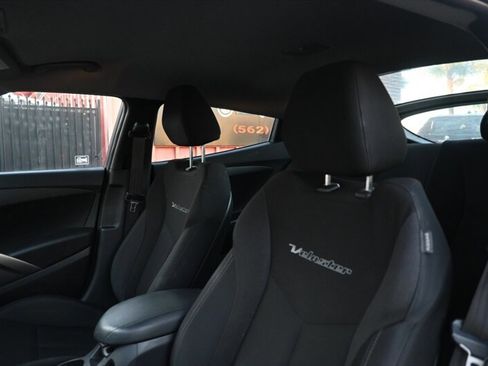 Used 2017 Hyundai Veloster image 15