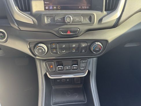 Used 2020 GMC Terrain SLE image 11